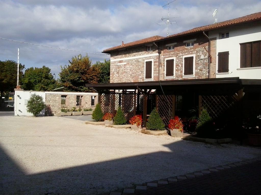 Hotel Trattoria Milani Lonato del Garda Exterior foto