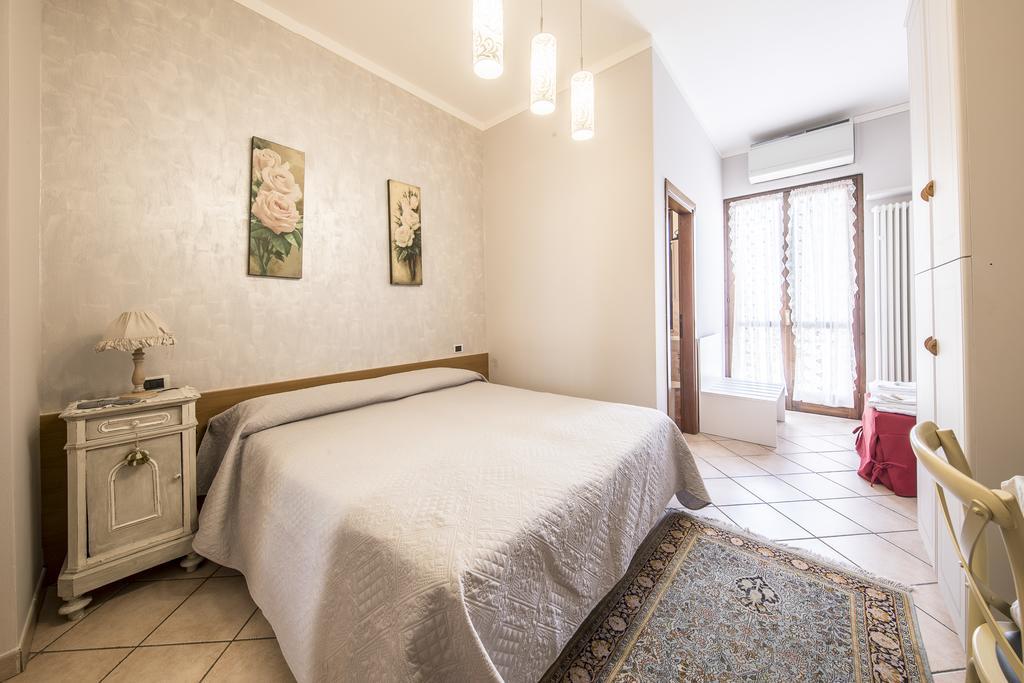 Hotel Trattoria Milani Lonato del Garda Exterior foto
